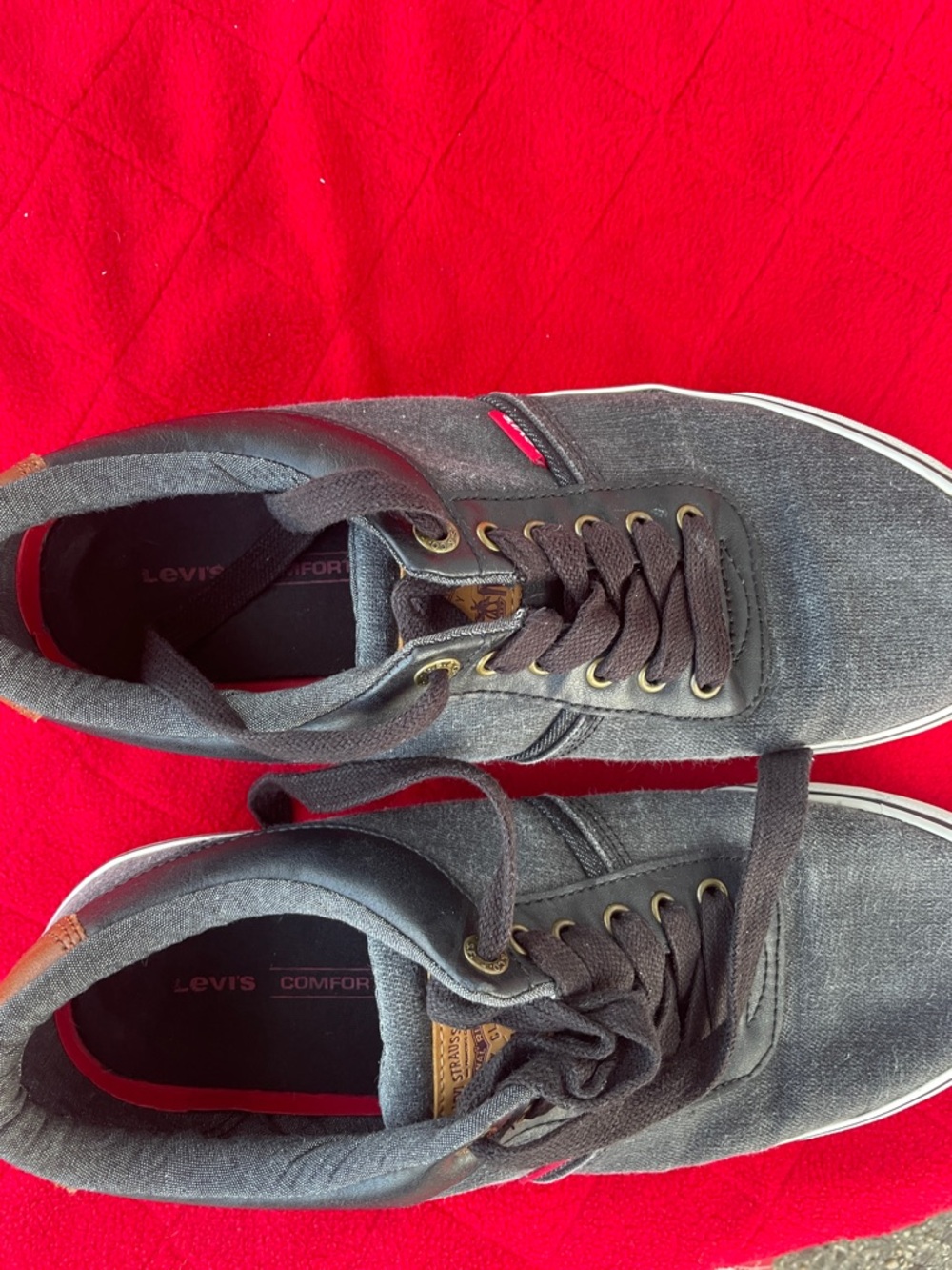 Levi's mens Black and Brown Low-Top Canvas Sneakers with Red Accent size 10 - Picture 4 of 8